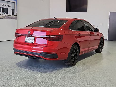 New 2027 Volkswagen Jetta SE FWD image 8