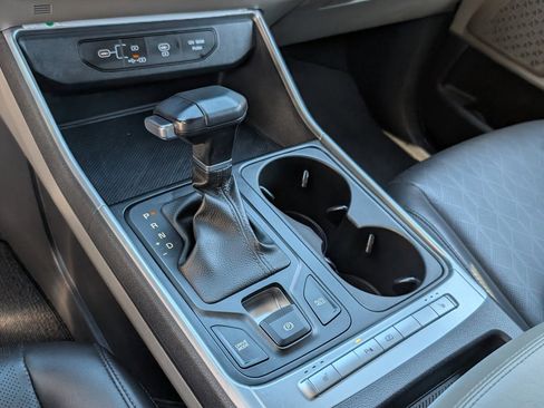 Used 2025 Kia Carnival image 17