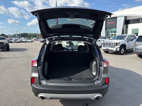 Used 2022 Ford Escape SE image 25