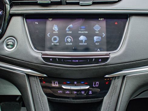 Used 2017 Cadillac XT5 Luxury w/ Driver Awareness Package AWD/4WD image 28