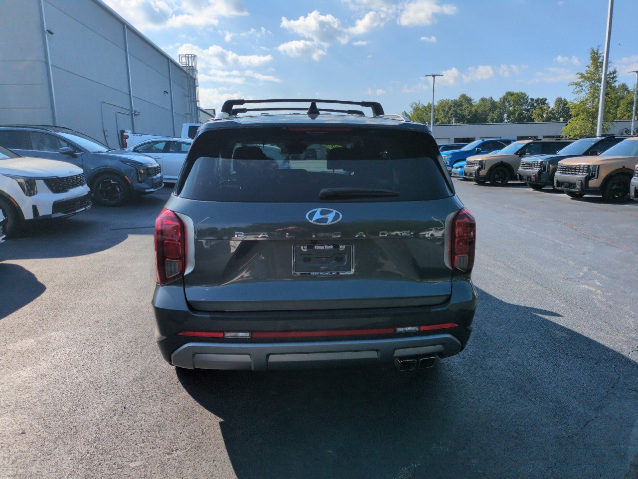 Used 2023 Hyundai Palisade SEL FWD image 6