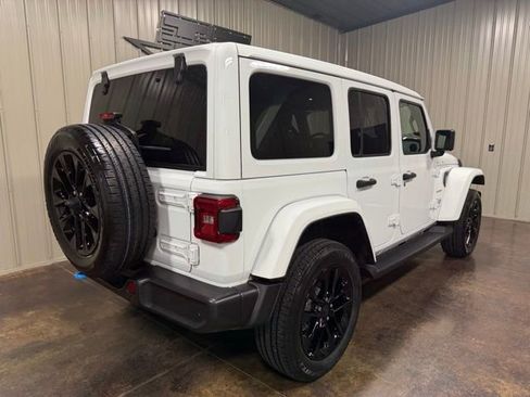 Used 2024 Jeep Wrangler Unlimited Sahara w/ Technology Group AWD/4WD image 5