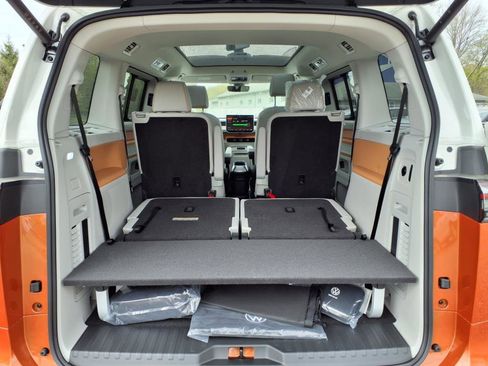 New 2025 Volkswagen ID. Buzz 1st Edition image 30