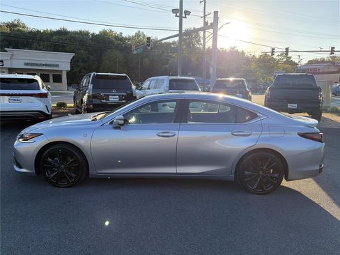 Used 2023 Lexus ES 300h F Sport w/ Accessory Package (Z2) FWD image 2