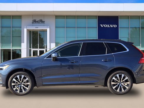 Certified 2023 Volvo XC60 B5 Core w/ Climate Package image 3