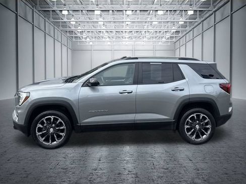 Used 2025 GMC Terrain Elevation w/ Elevation Premium Package AWD/4WD image 3