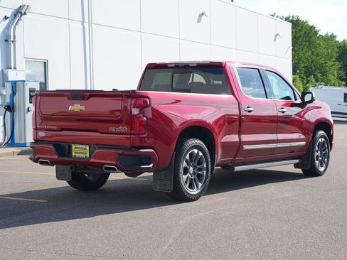 Used 2024 Chevrolet Silverado 1500 High Country w/ Technology Package AWD/4WD image 3
