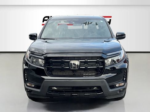 Used 2025 Honda Ridgeline Black Edition image 2