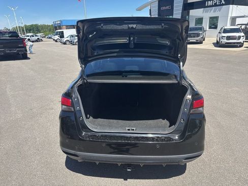 Used 2020 Nissan Versa S FWD image 26