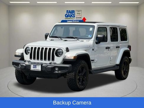 Used 2021 Jeep Wrangler Unlimited Sahara AWD/4WD image 3