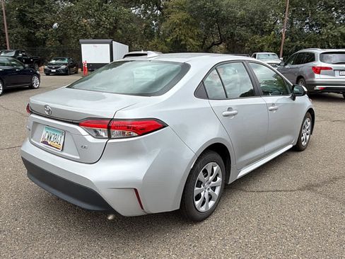 Used 2024 Toyota Corolla LE FWD image 5