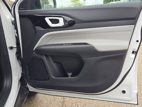 New 2026 Jeep Compass Limited image 9