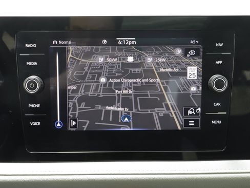 Used 2025 Volkswagen Taos SEL image 10