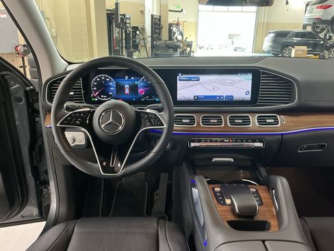 Used 2024 Mercedes-Benz GLE 450 4MATIC image 5