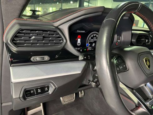 Used 2019 Lamborghini Urus image 34