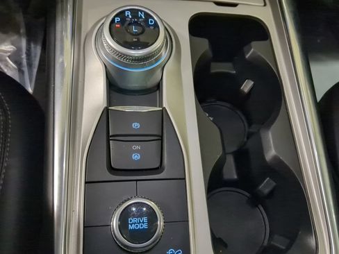 Used 2022 Ford Explorer XLT w/ Equipment Group 202A AWD/4WD image 19
