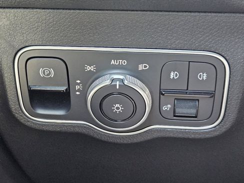 Certified 2025 Mercedes-Benz GLB 250 4MATIC image 12