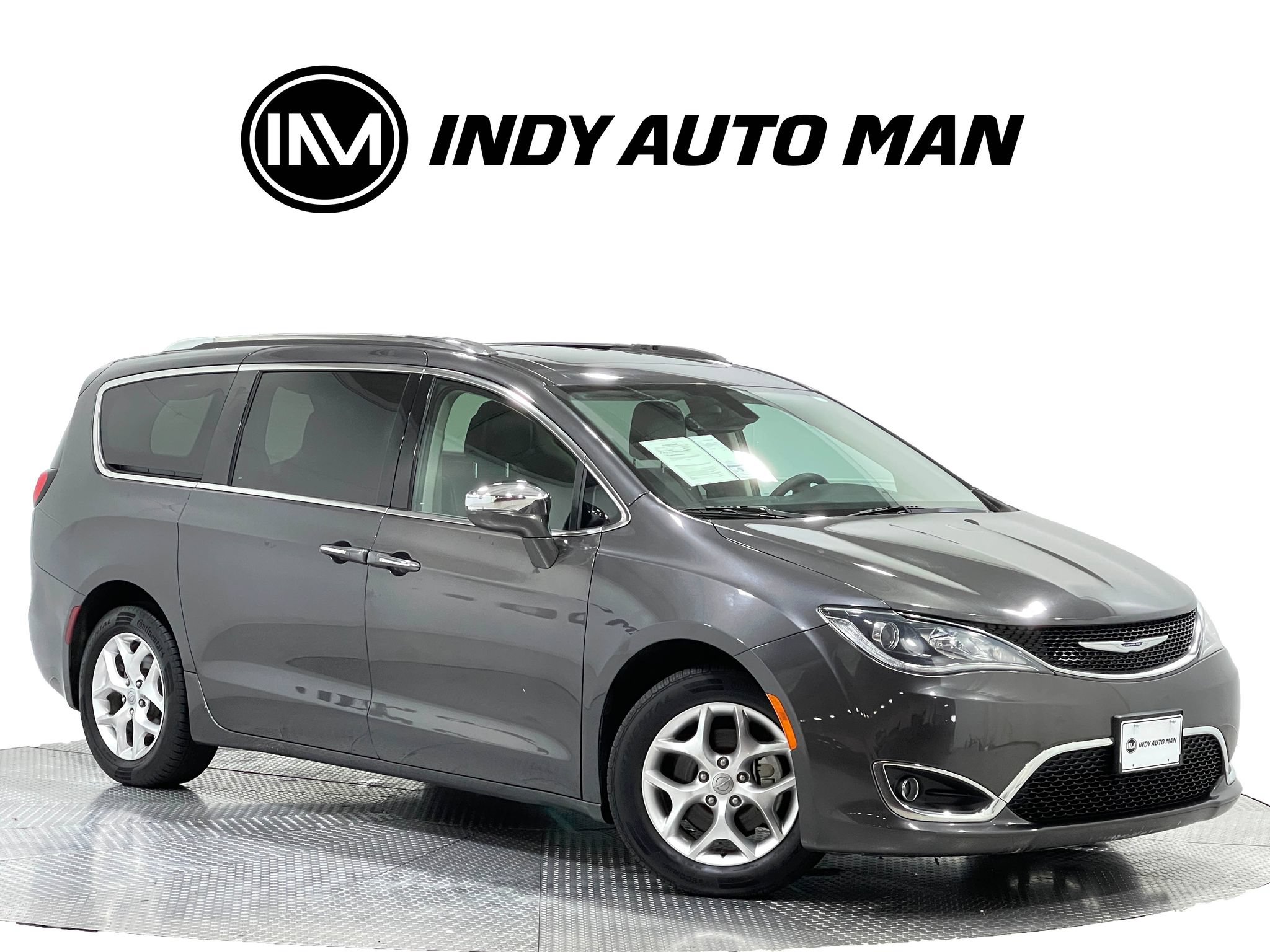 Used 2020 Chrysler Pacifica Limited FWD image 2