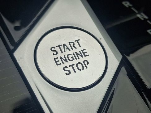 Certified 2024 BMW X7 xDrive40i w/ M Sport Package image 27