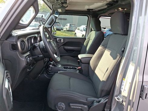 Certified 2020 Jeep Gladiator Sport w/ Quick Order Package 24S image 18