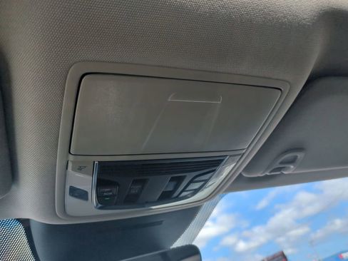 Used 2025 Acura MDX SH-AWD image 25