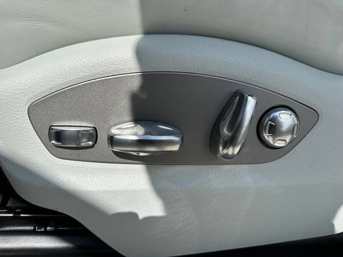 Certified 2026 Porsche Macan w/ Premium Package Plus AWD/4WD image 23