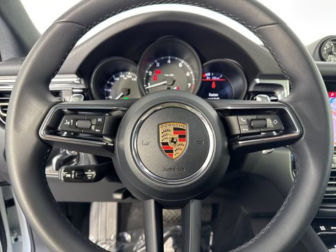 Certified 2025 Porsche Macan image 26