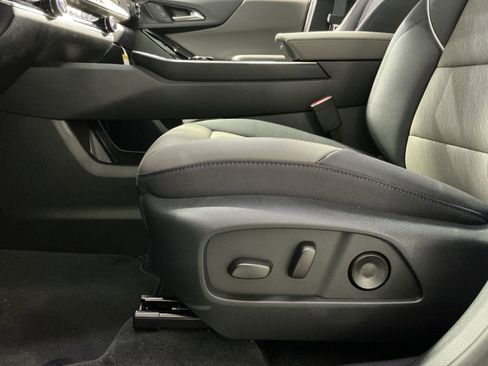 New 2026 Chevrolet Equinox LT w/ Convenience Package II image 22