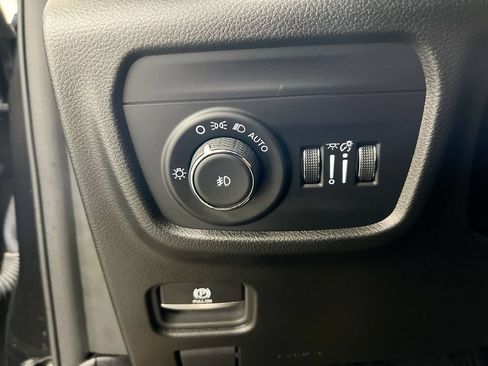 Used 2024 Jeep Grand Cherokee Limited w/ Luxury Tech Group II AWD/4WD image 19