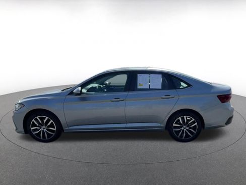 Used 2025 Volkswagen Jetta SE image 9