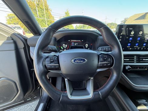 Used 2025 Ford Explorer ST-Line w/ ST-Line Street Pack AWD/4WD image 19