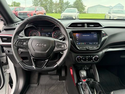 Used 2021 Chevrolet TrailBlazer RS w/ Sun and Liftgate Package AWD/4WD image 15