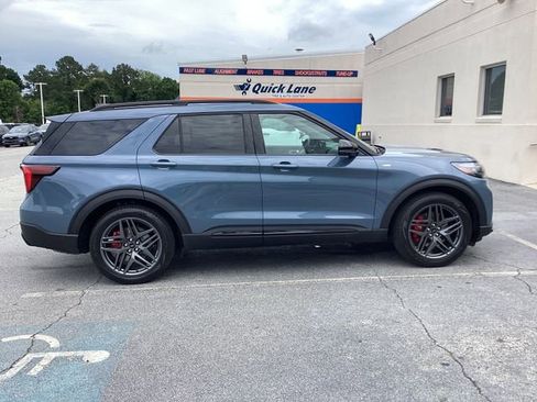 Used 2025 Ford Explorer ST-Line w/ Premium Package RWD image 2