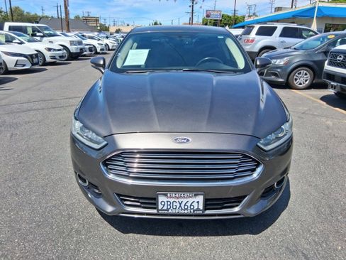 Used 2016 Ford Fusion Titanium image 2