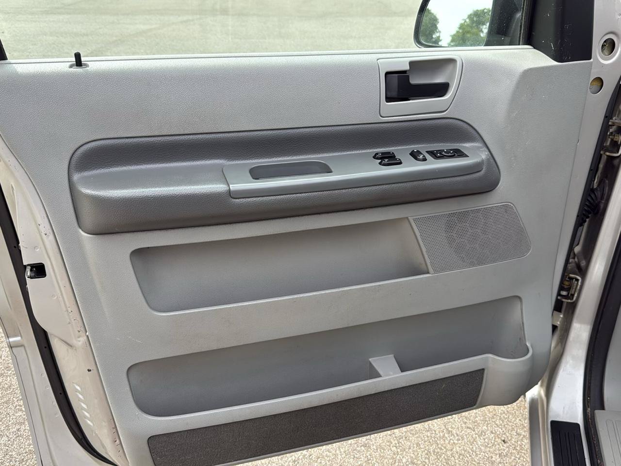Used 2004 Ford Freestar SE FWD image 8
