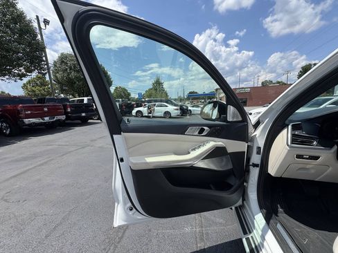 Used 2019 BMW X7 xDrive40i w/ Premium Package AWD/4WD image 11