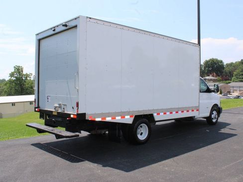Used 2024 Chevrolet Express 3500 w/ Power Convenience Package RWD image 5