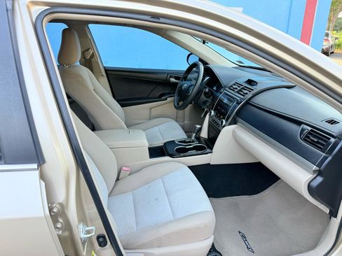 Used 2012 Toyota Camry FWD image 18