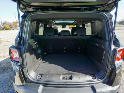 Used 2021 Jeep Renegade Latitude w/ Sun & Sound Group image 32