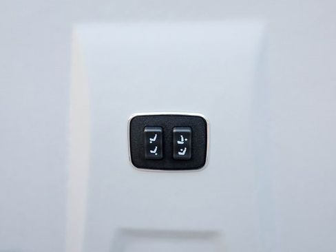 Used 2022 Mercedes-Benz Metris Passenger image 39