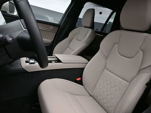New 2026 Volvo XC90 T8 Plus w/ Protection Package Premier AWD/4WD image 10