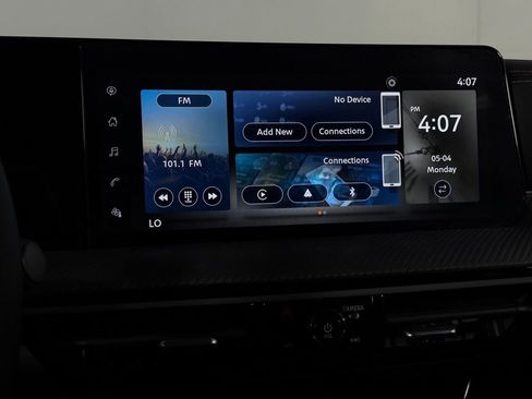 Used 2025 Nissan Kicks SR FWD image 18