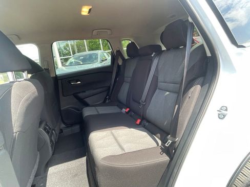 Used 2025 Nissan Rogue SV AWD/4WD image 20