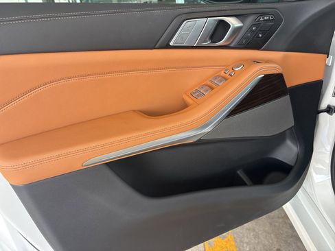 Used 2026 BMW X7 xDrive40i w/ Premium Package AWD/4WD image 11