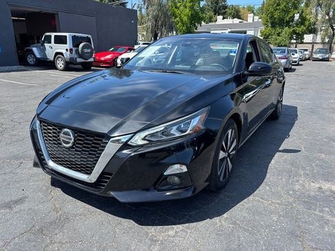 Used 2020 Nissan Altima 2.5 SL FWD image 6