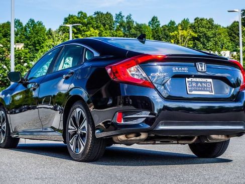 Used 2018 Honda Civic EX-T image 9