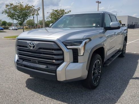 Used 2025 Toyota Tundra Limited AWD/4WD image 8