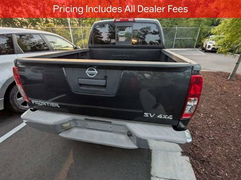 Used 2015 Nissan Frontier SV AWD/4WD image 5