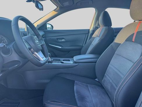 Used 2025 Nissan Sentra SR FWD image 14