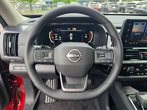 New 2026 Nissan Pathfinder SL AWD/4WD image 10